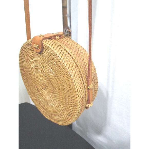Straw Studios Bali Round Rattan & Leather Hand Woven Crossbody Circle Bag Purse - Picture 5 of 12